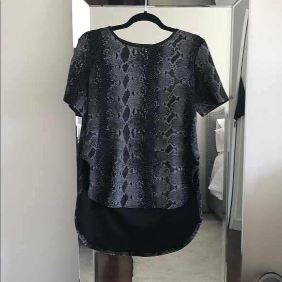 Tops - Snake print T-shirt blouse.